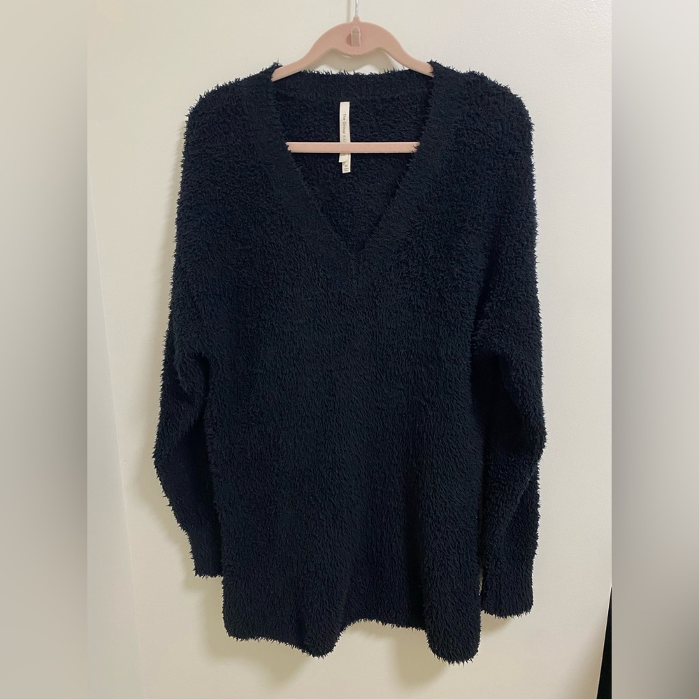 Babaton Plush Black V-Neck Sweater